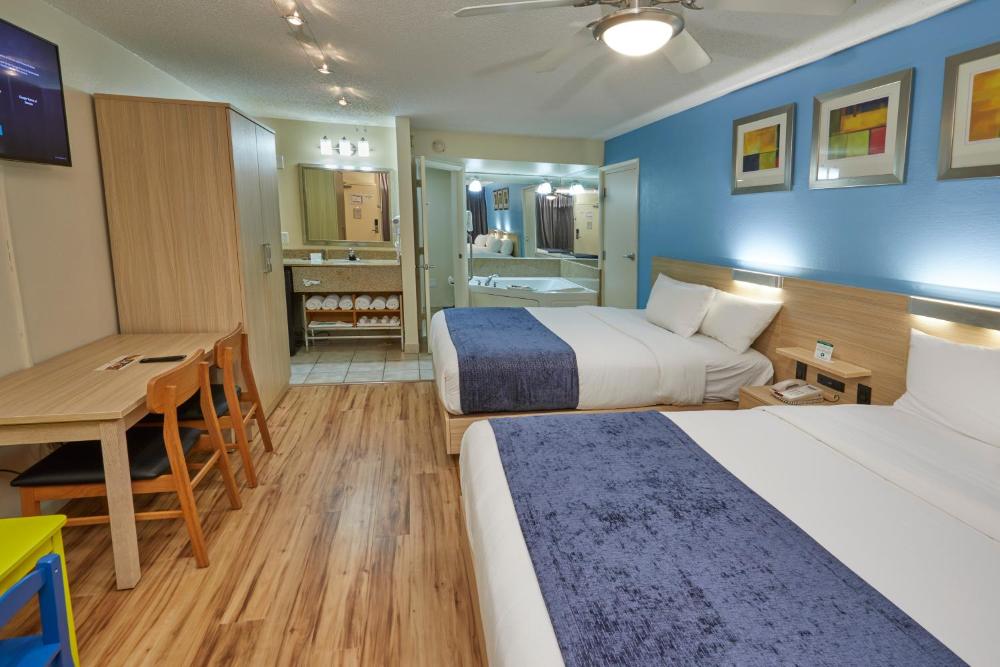 Superior 2 Queen Beds with Jetted Tub